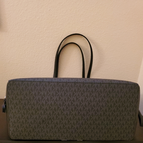 Michael kors Gilly Drawstring Large Top Zip Tote - Picture 7 of 9